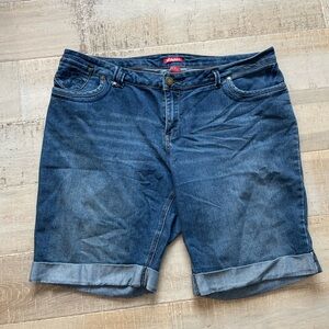MWAH Size 18 Dark Wash Blue Denim Shorts Bermuda Cotton Blend